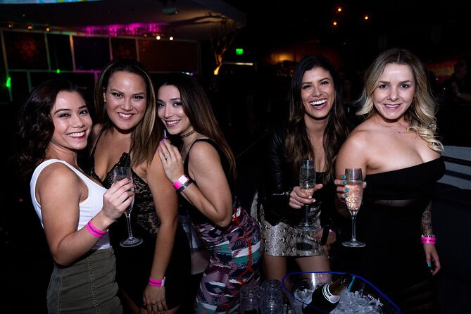 Drink, Mingle and Dance Club Tour - The 9:00 pm timing that shapes your whole night