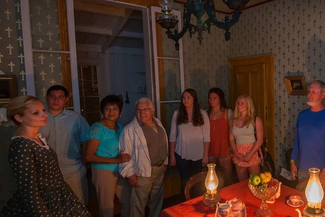 San Diego Ghosts and Gravestones: A Haunted Trolley Tour - Guides make or break it, and this one has strong performers